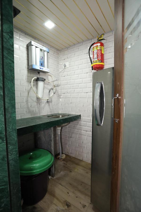 Mango Marol Dormitory Mumbai Exterior foto